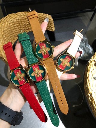 超奇跡の入荷☆ Gucci グッチの最新主役早春刺繍シリーズミツバチスーパーコピーレディース時計4色