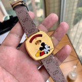 一目惚れ♪ グッチグ スーパーコピー リップ×Disneyミッキーマウスのクォーツ腕時計