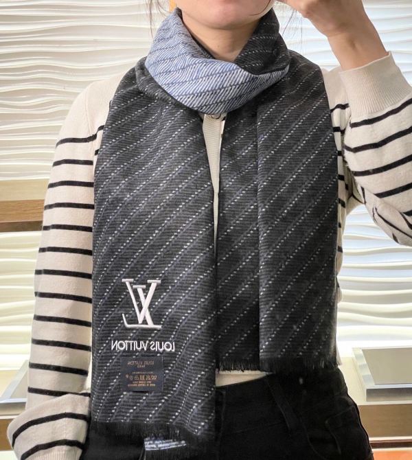 超奇跡の入荷☆  ルイヴィトン n級品 カシミヤのスカーフ