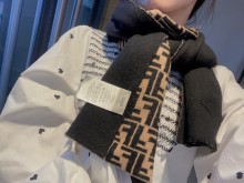 稀少 Fendi フェンディ コピーおすすめ レディースマフラー