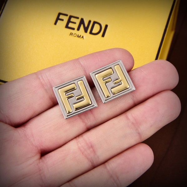 【限定】フェンディコピー レディース  イアリング