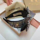 一目惚れ♪ Burberryバーバリー n級品 レディース カチューシャ