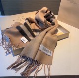 日本未入荷 Burberryバーバリー n級品 カップルスタイルマフラー