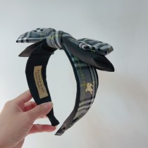 一目惚れ♪ Burberryバーバリー n級品 レディース カチューシャ