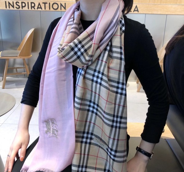 【話題商品！】Burberryバーバリー 偽物通販 純カシミヤチェックのマフラー
