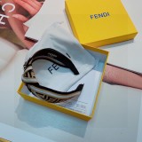 日本未入荷 フェンディ n級品 レディース カチューシャ