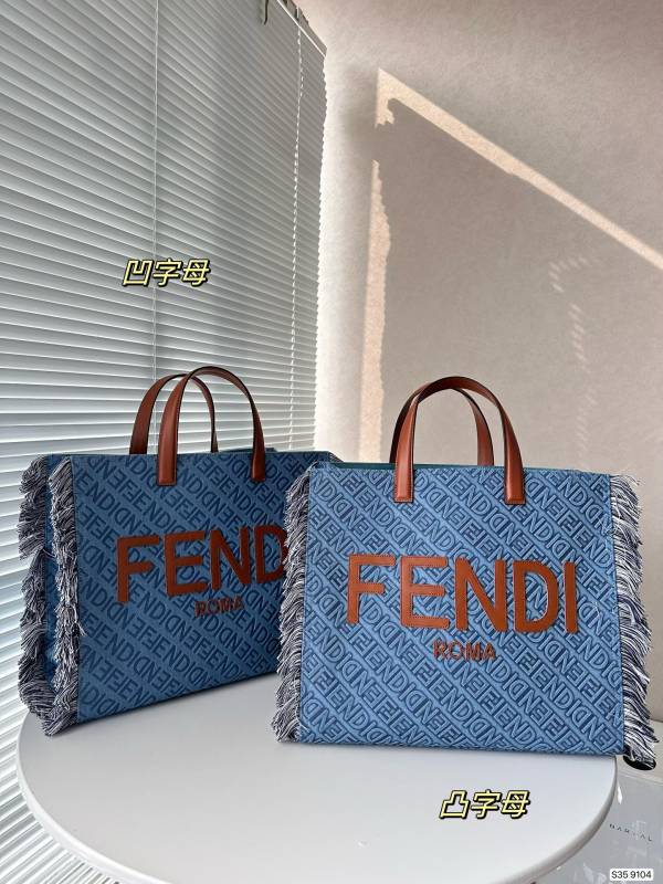 新作 Fendiフェンディ コピーレディースショルダーバック