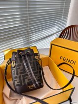 累積売上総額第１位！Fendiフェンディ激安偽物 レディースショルダーバック