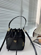 ★超人気 Pradaプラダ 激安通販 レディースショルダーバック