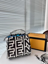日本未入荷 Fendiフェンディコピーおすすめレディースショルダーバック