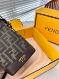 累積売上総額第１位！Fendiフェンディ激安偽物 レディースショルダーバック