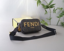 累積売上総額第１位！Fendiフェンディ偽物通販メンズショルダーバック