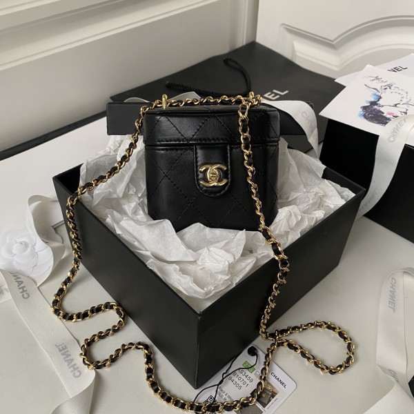 日本未入荷 Chanelシャネル 激安通販ショルダーバック