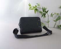 大人気 Gucciグッチ 激安偽物 メンズショルダーバック