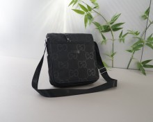 使い勝手良し Gucciグッチ 偽物通販 メンズショルダーバック