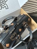 新作 MCMエムシーエム 偽物通販 ショルダーバック