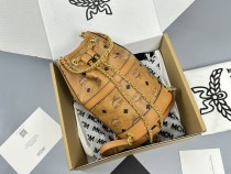 大人気 MCMエムシーエム コピー リュックバック