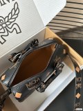 新作 MCMエムシーエム 偽物通販 ショルダーバック