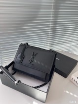 入手困難 YSLイヴ サンローラン 激安通販 ショルダーバッグ