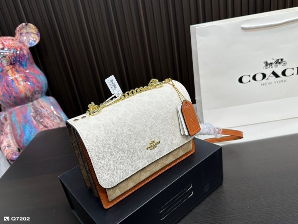 超奇跡の入荷☆ Coachコーチ n級品 ショルダーバッグ