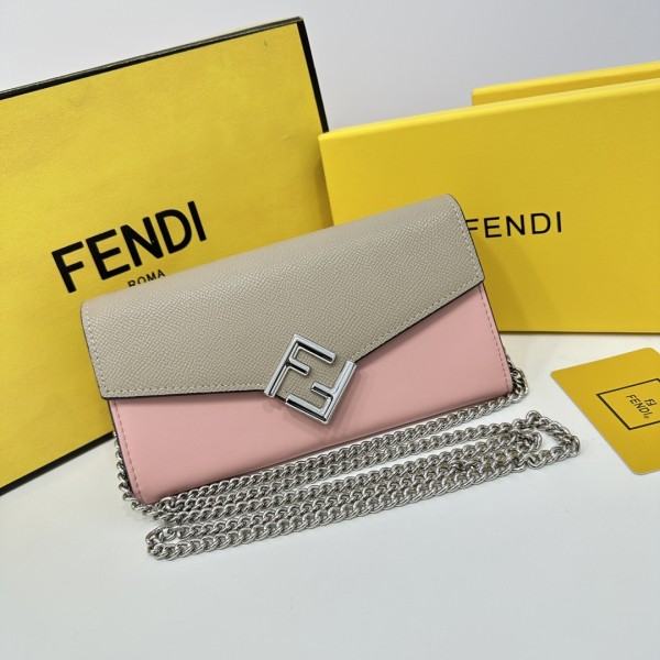 日本未入荷 Fendiフェンディ激安偽物 長財布