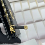 累積売上総額第１位！Diorディオール 偽物通販 短財布
