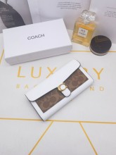 入手困難 Coachコーチ n級品 長財布
