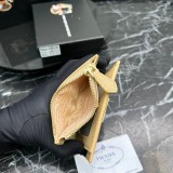 大人気 Pradaプラダ 激安通販 短財布