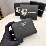 日本未入荷 Pradaプラダ コピー 短財布