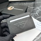 ★超人気 Pradaプラダ n級品 短財布