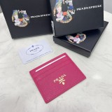 一目惚れ♪ Pradaプラダ スーパーコピー 短財布