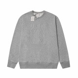【限定】ロエベ コピーおすすめ 胸の前にある大きなロゴの凹凸模様の丸首の衛衣