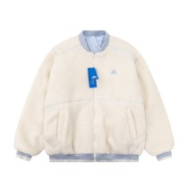 日本未入荷 アディダス 激安通販 シェルブルーラムの毛を厚くしたブルーホワイト系の白ジャケット