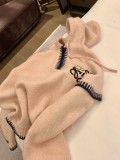 入手困難 ロエベ 激安偽物 衝突色手編みロープキャップセーター