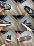 入手困難 プラダ 偽物通販 水染め牛革 スニーカー