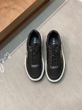 日本未入荷 プラダ 激安通販 靴舌車縫ブランドのプラスチックロゴ