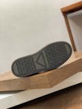 稀少 プラダ コピーおすすめ 靴舌車縫ブランドのプラスチックロゴ