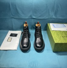 【話題商品！】 グッチ 激安偽物 新品のビジネスブーツは全頭層の牛革エンボスの古典的な菱格子模様工芸