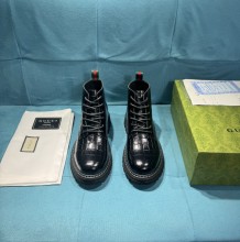 追跡付 グッチ コピーおすすめ 新品のビジネスブーツは全頭層の牛革エンボスの古典的な菱格子模様工芸