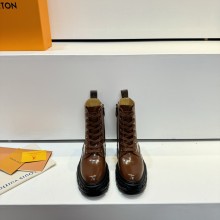 入手困難  ルイヴィトン スーパーコピー 秋冬新作レトロな厚底シューズシリーズチェルシーブーツ