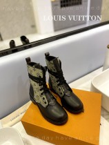 超奇跡の入荷☆ ルイヴィトン コピー 2023 ssランウェイショーの主力新型マーチンブーツ