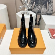 累積売上総額第１位！ ルイヴィトン コピーおすすめ 秋冬の新作マーチンブーツシリーズ