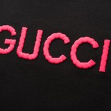 大人気 グッチ スーパーコピー GUCCI24春先の新作Tシャツピンクのアルファベット刺繍ロゴ柄半袖Ｔシャツ
