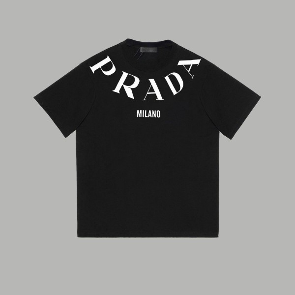 高品質 プラダ 激安偽物 2024 ssクラシックサラウンド大文字プリント半袖Tシャツ