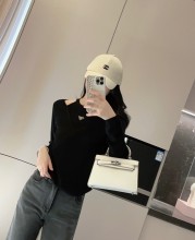 超奇跡の入荷☆ プラダ n級品 肩出しトリコロールウエストセーター