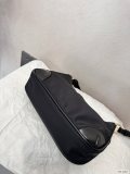 稀少 プラダ n級品  脇下バッグ