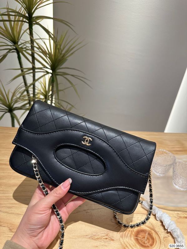 超奇跡の入荷☆  シャネルCHANEL 激安通販 折り畳みチェーンバッグ