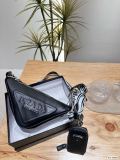 入手困難 プラダ 激安通販 PRADA 三角バッグ