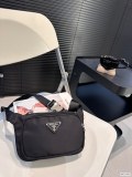 入手困難 プラダ 偽物通販 PRADA ナイロンウエストバッグ胸バッグ