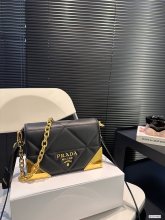 大人気プラダ  激安偽物 PRADA  菱格チェーンバッグ